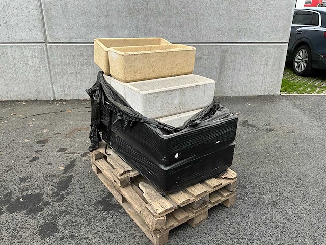 Partij italiaanse bloembakken - afbeelding 1 van  7