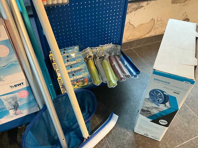 Partij jacuzzi/ zwembad accessoires en produkten - afbeelding 13 van  13