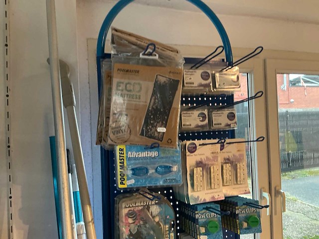 Partij jacuzzi/ zwembad accessoires en produkten - afbeelding 3 van  8