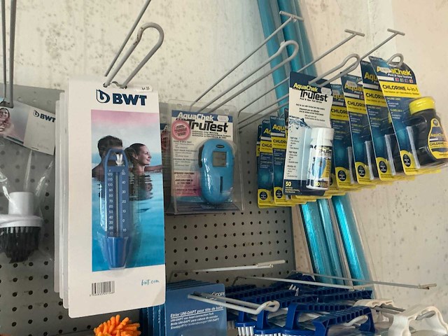 Partij jacuzzi/zwembad accessoires en produkten - afbeelding 12 van  14