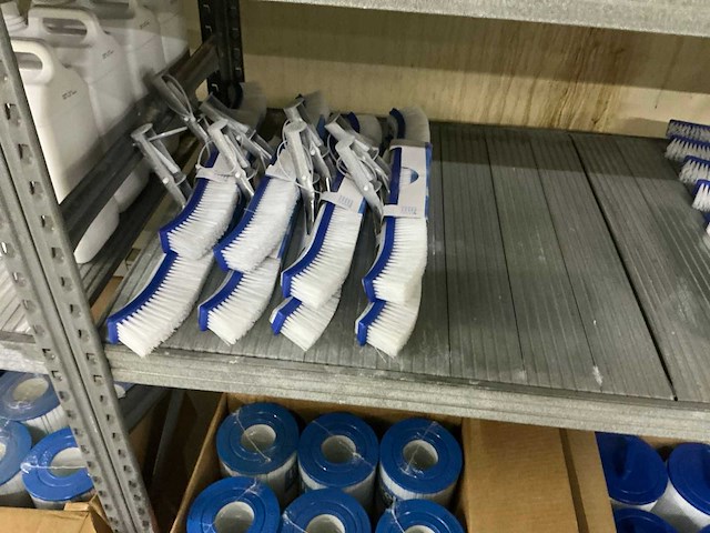 Partij jacuzzi/zwembad accessoires en produkten - afbeelding 5 van  26