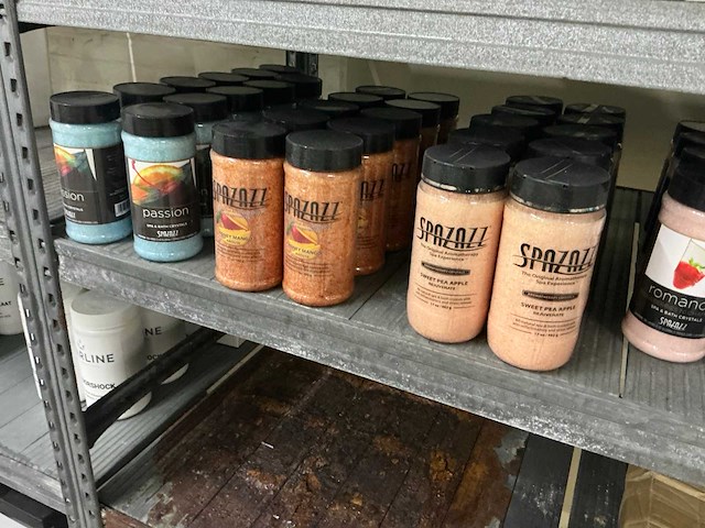 Partij jacuzzi/zwembad accessoires en produkten - afbeelding 15 van  26