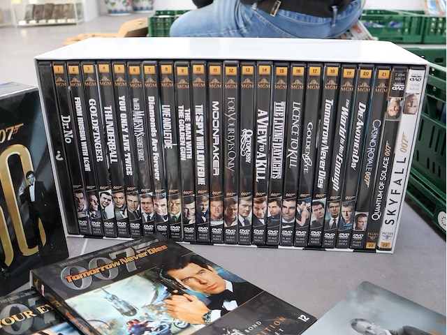 Partij james bond dvd's - afbeelding 4 van  6