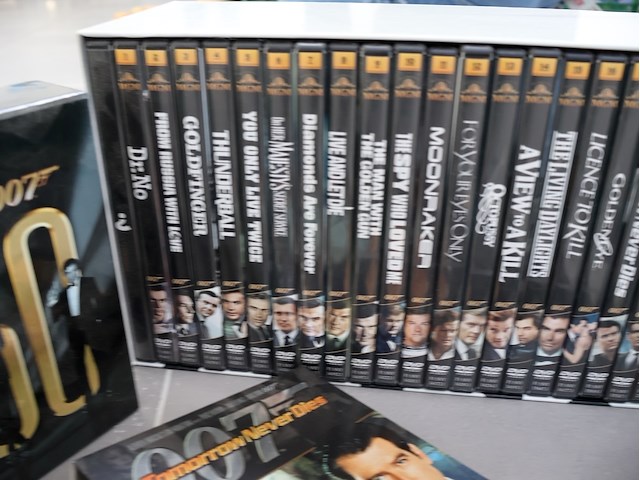 Partij james bond dvd's - afbeelding 5 van  6