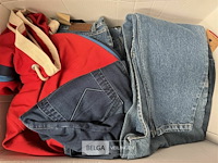 Partij jeans broeken etc, diverse maten en kleuren - afbeelding 1 van  4