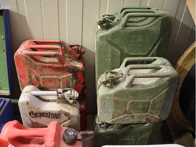Partij jerrycan en bidon - afbeelding 3 van  7