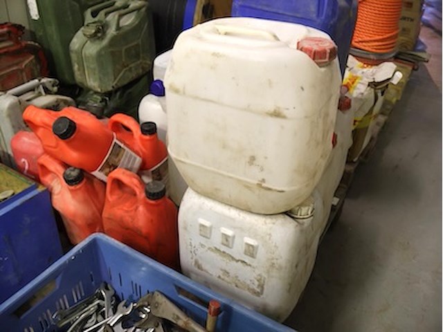 Partij jerrycan en bidon - afbeelding 7 van  7
