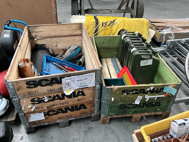 Partij jerrycans - afbeelding 1 van  3