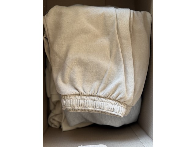 Partij joggings - afbeelding 5 van  9