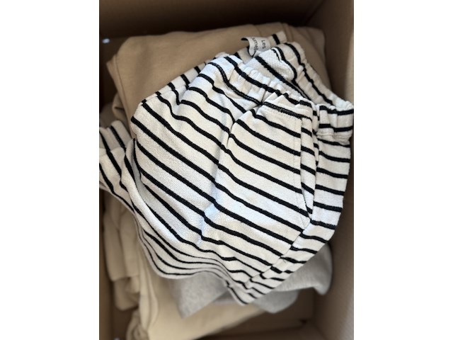 Partij joggings - afbeelding 6 van  9