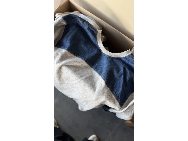 Partij joggings - afbeelding 9 van  9