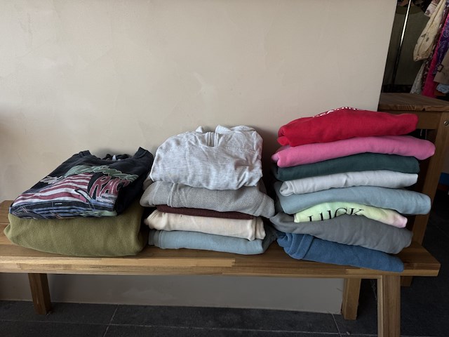 Partij joggings - afbeelding 1 van  13