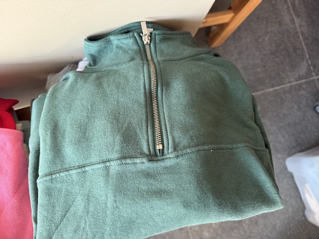 Partij joggings - afbeelding 13 van  13