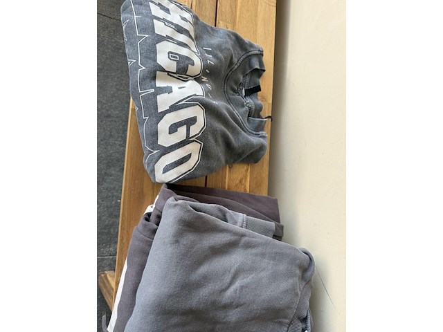 Partij joggings - afbeelding 7 van  9