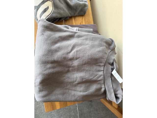 Partij joggings - afbeelding 8 van  9