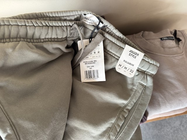 Partij joggings - afbeelding 9 van  15