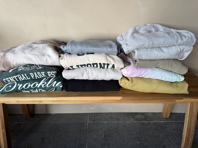 Partij joggings - afbeelding 1 van  13