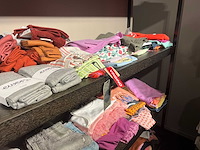 Partij jongens en meisjes 0-12jaar kinderkleding (2600x) - afbeelding 10 van  53