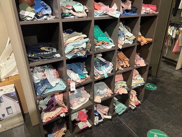 Partij jongens en meisjes 0-12jaar kinderkleding (2600x) - afbeelding 12 van  53