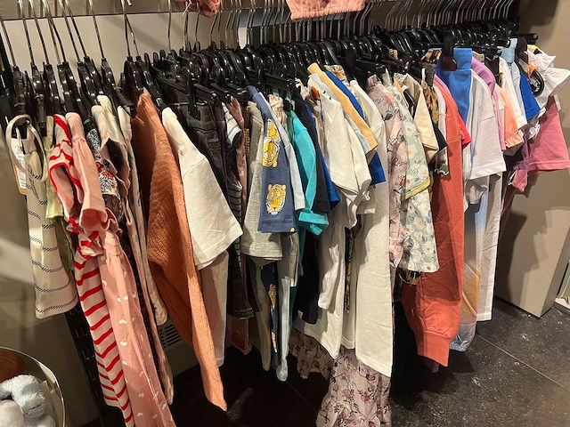 Partij jongens en meisjes 0-12jaar kinderkleding (2600x) - afbeelding 25 van  53