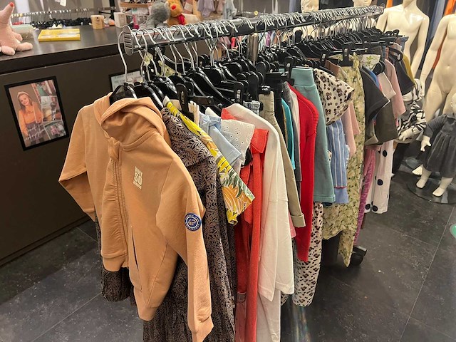Partij jongens en meisjes 0-12jaar kinderkleding (2600x) - afbeelding 37 van  53