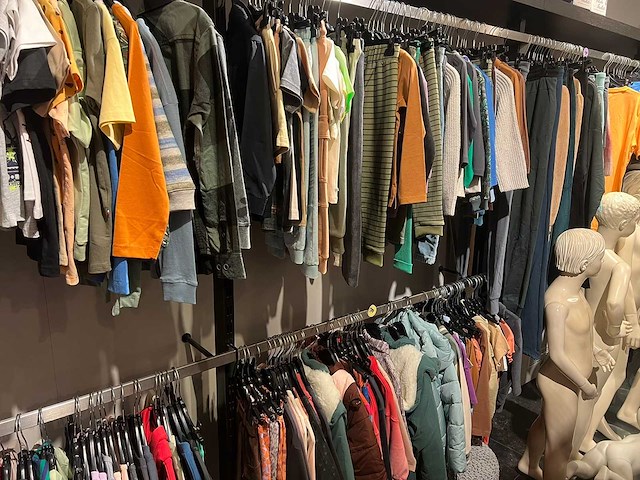 Partij jongens en meisjes 0-12jaar kinderkleding (2600x) - afbeelding 47 van  53