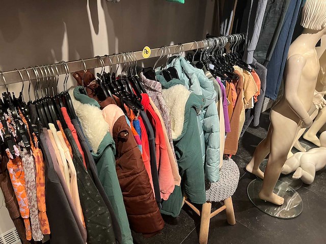 Partij jongens en meisjes 0-12jaar kinderkleding (2600x) - afbeelding 48 van  53