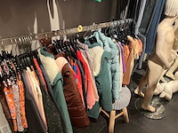 Partij jongens en meisjes 0-12jaar kinderkleding (2600x) - afbeelding 48 van  53