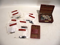 Partij juwelen - afbeelding 1 van  6