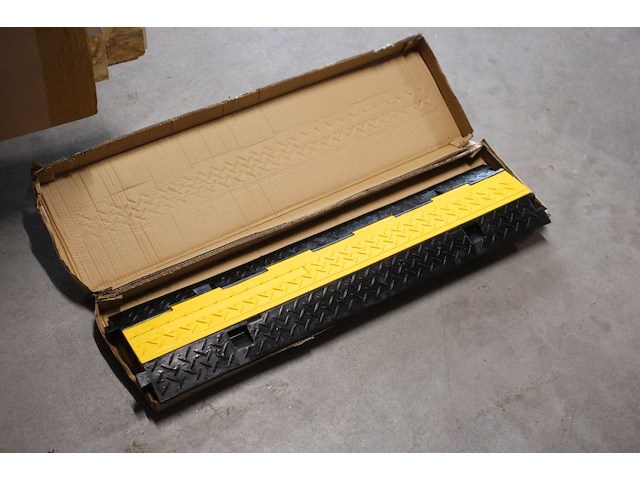 Partij kabelbrug 8stuks nieuw - afbeelding 1 van  1