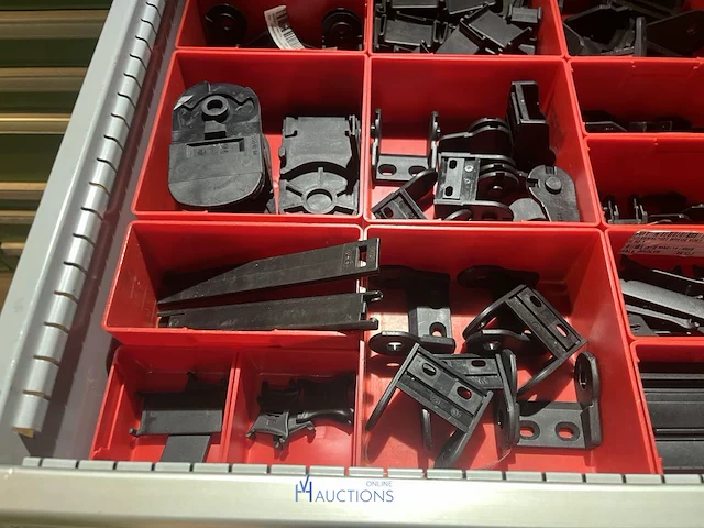 Partij kabelgeleidingen en installatietoebehoren - afbeelding 22 van  67