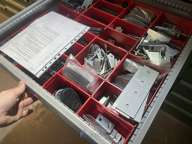 Partij kabelgeleidingen en installatietoebehoren - afbeelding 26 van  67