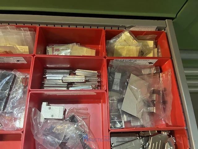 Partij kabelgeleidingen en installatietoebehoren - afbeelding 37 van  67