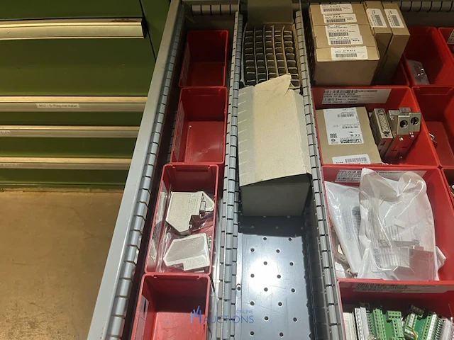Partij kabelgeleidingen en installatietoebehoren - afbeelding 42 van  67