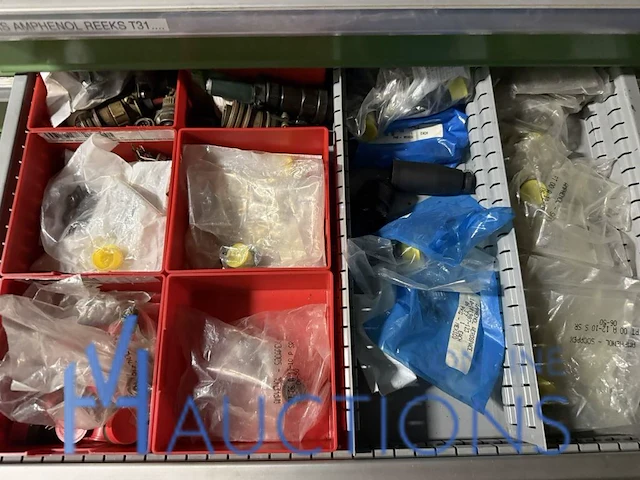 Partij kabelgeleidingen en installatietoebehoren - afbeelding 34 van  67