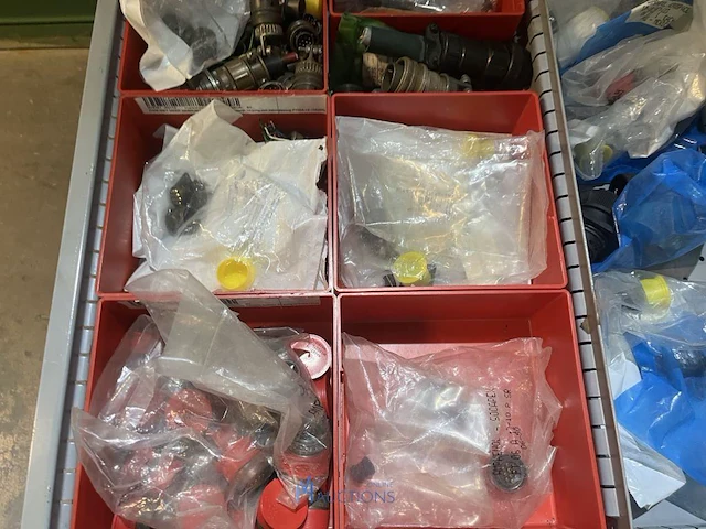 Partij kabelgeleidingen en installatietoebehoren - afbeelding 49 van  67