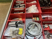 Partij kabelgeleidingen en installatietoebehoren - afbeelding 59 van  67