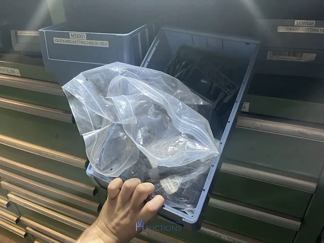 Partij kabelgeleidingen en installatietoebehoren - afbeelding 63 van  67