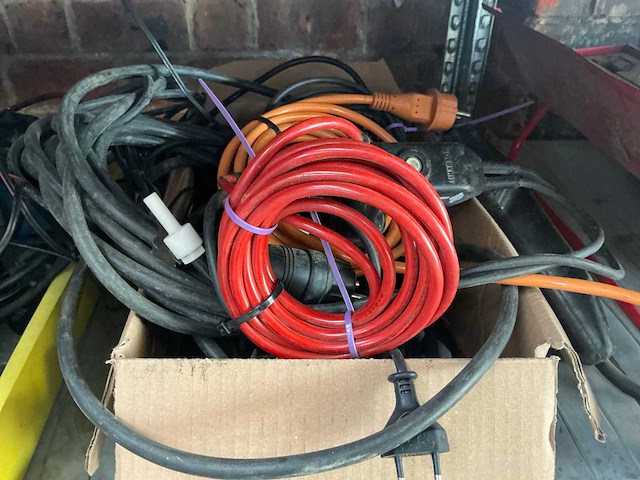 Partij kabels en overige elektriciteit - afbeelding 9 van  9