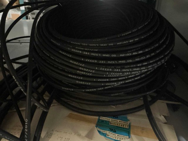 Partij kabels, krimpkousen, usb-hubs,.. - afbeelding 2 van  37