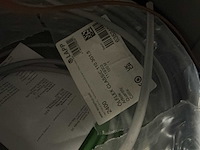 Partij kabels, krimpkousen, usb-hubs,.. - afbeelding 3 van  37