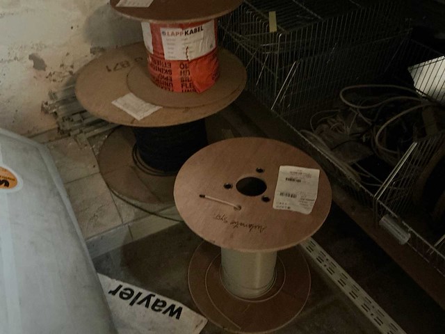 Partij kabels, krimpkousen, usb-hubs,.. - afbeelding 13 van  37