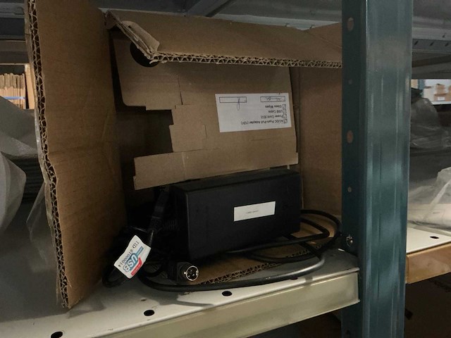 Partij kabels, krimpkousen, usb-hubs,.. - afbeelding 17 van  37