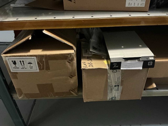 Partij kabels, krimpkousen, usb-hubs,.. - afbeelding 18 van  37