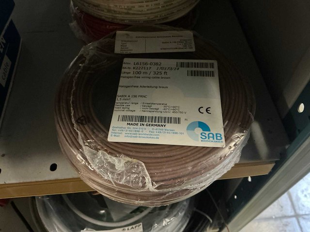 Partij kabels, krimpkousen, usb-hubs,.. - afbeelding 32 van  37