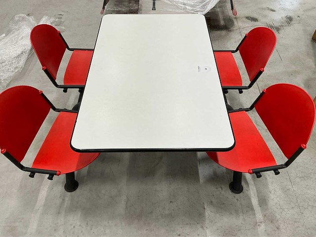 Partij kantinetafels en stoelen - afbeelding 1 van  6