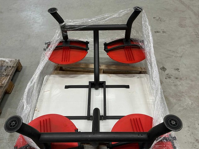 Partij kantinetafels en stoelen - afbeelding 4 van  6