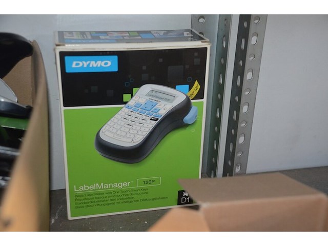 Partij kantoorartikelen w.o. 2 dymo label printers, lamineerder leitz, cartrige station, perforators, plakbandhouders, nietmachine, enz - afbeelding 7 van  8