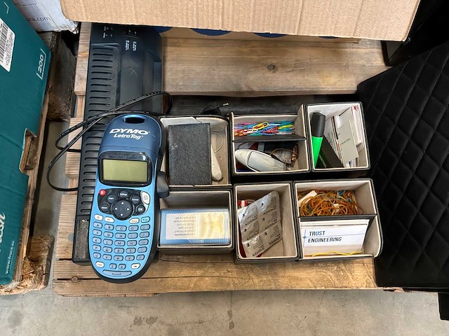 Partij kantoorartikelen - afbeelding 3 van  17