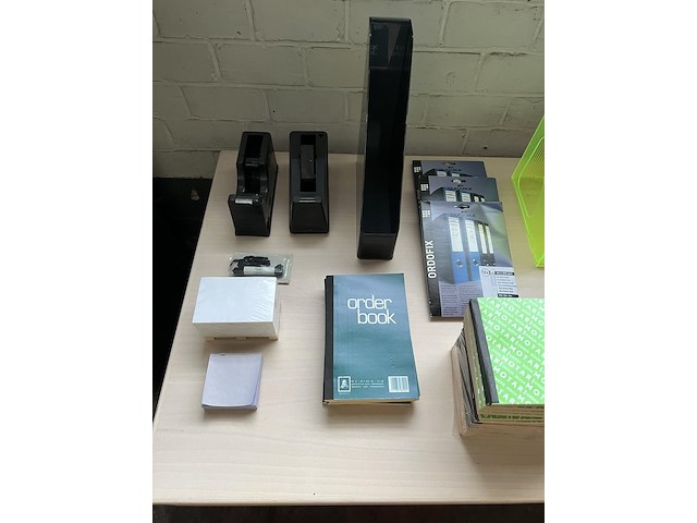 Partij kantoorbenodigdheden - afbeelding 2 van  7